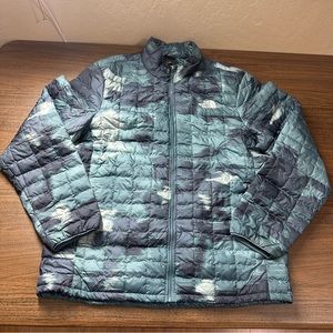 The North Face Thermoball Blue Quilted Puffer Jacket Men’s 

Size X-Large